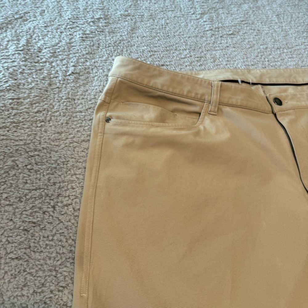 Lululemon ABC Pant Classic Color  Tofino Sand Size 40x26” - Picture 4 of 11